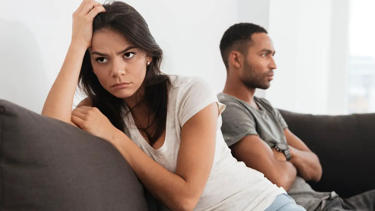 9 Worst Relationship Mistakes To Avoid (For Couples!)